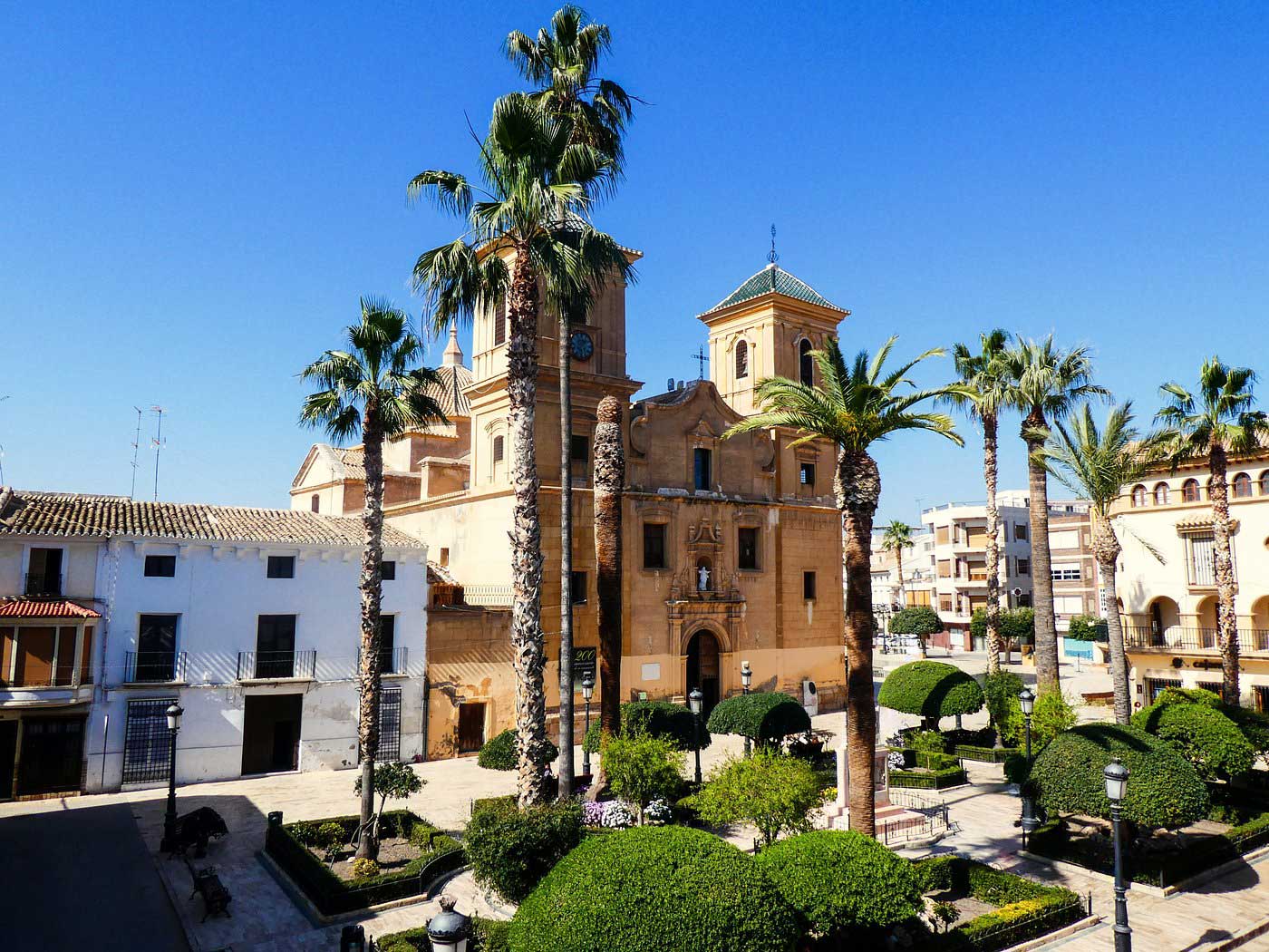 Huercal-Overa-plaza-del-cura-valera